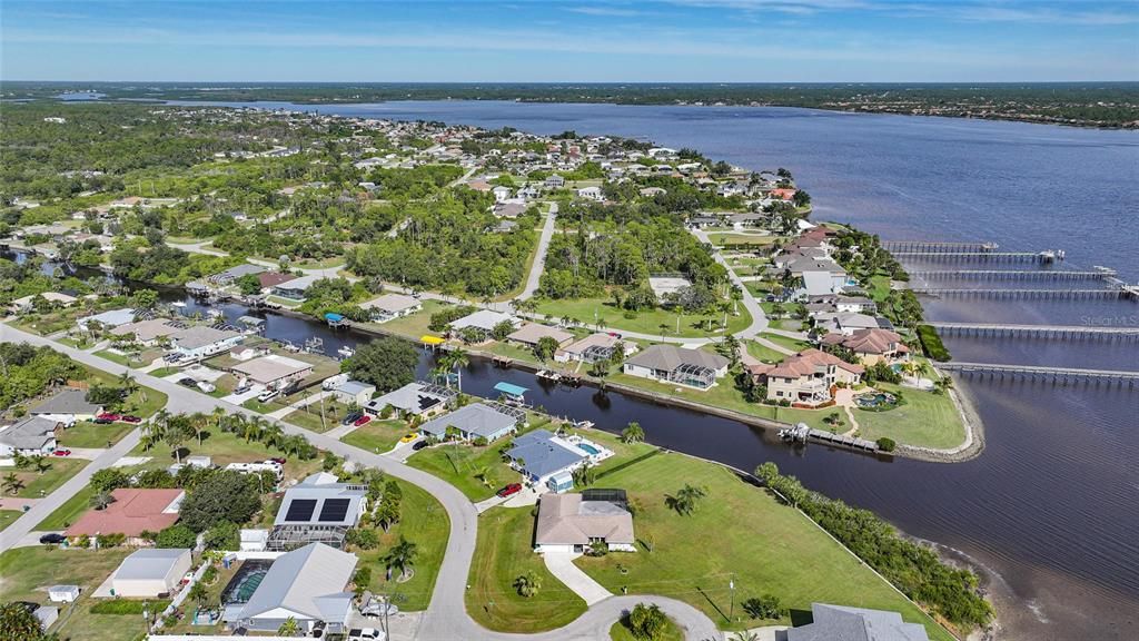 En Venta: $555,000 (3 camas, 2 baños, 1899 Pies cuadrados)