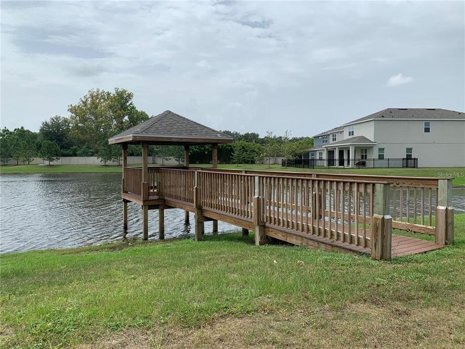 出租: $2,700 (4 贝兹, 2 浴室, 2330 平方英尺)