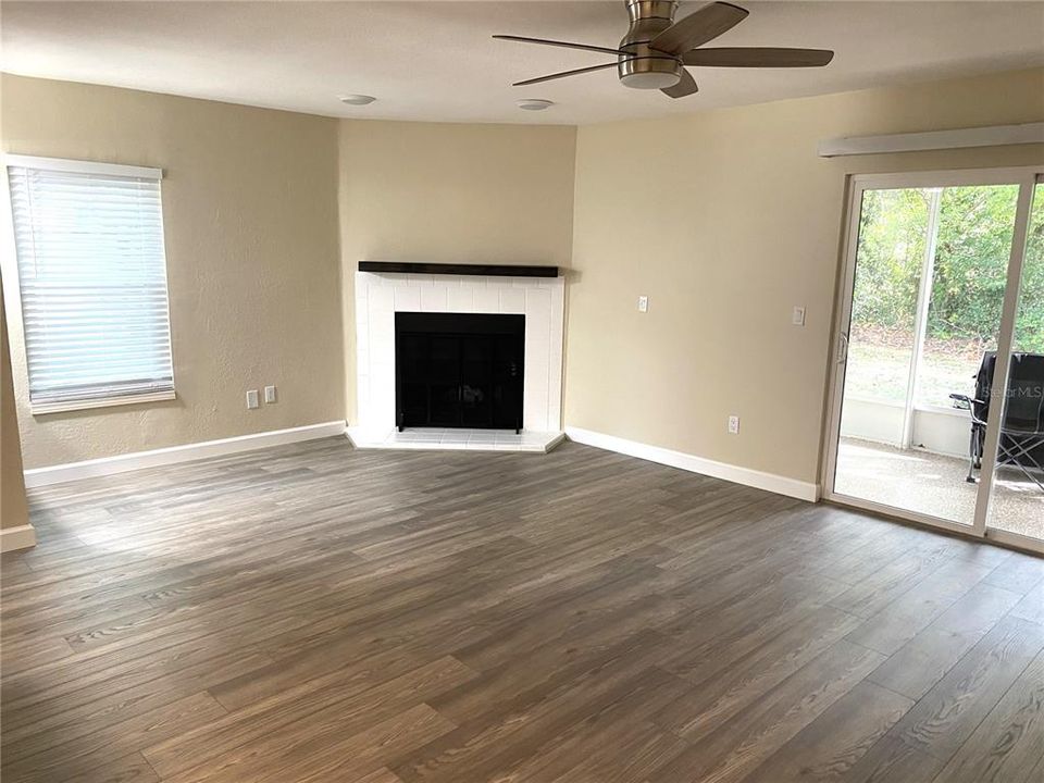 For Sale: $295,000 (2 beds, 2 baths, 1460 Square Feet)