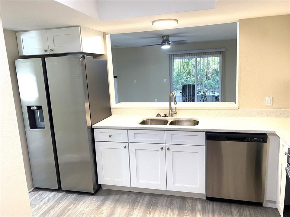 For Sale: $295,000 (2 beds, 2 baths, 1460 Square Feet)