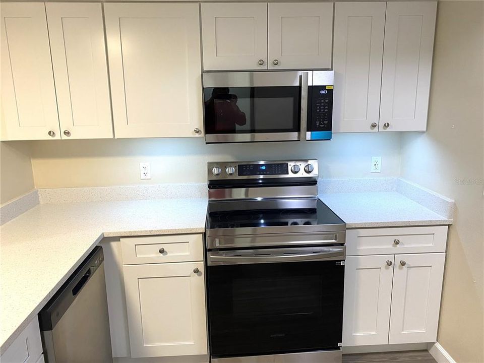 For Sale: $295,000 (2 beds, 2 baths, 1460 Square Feet)