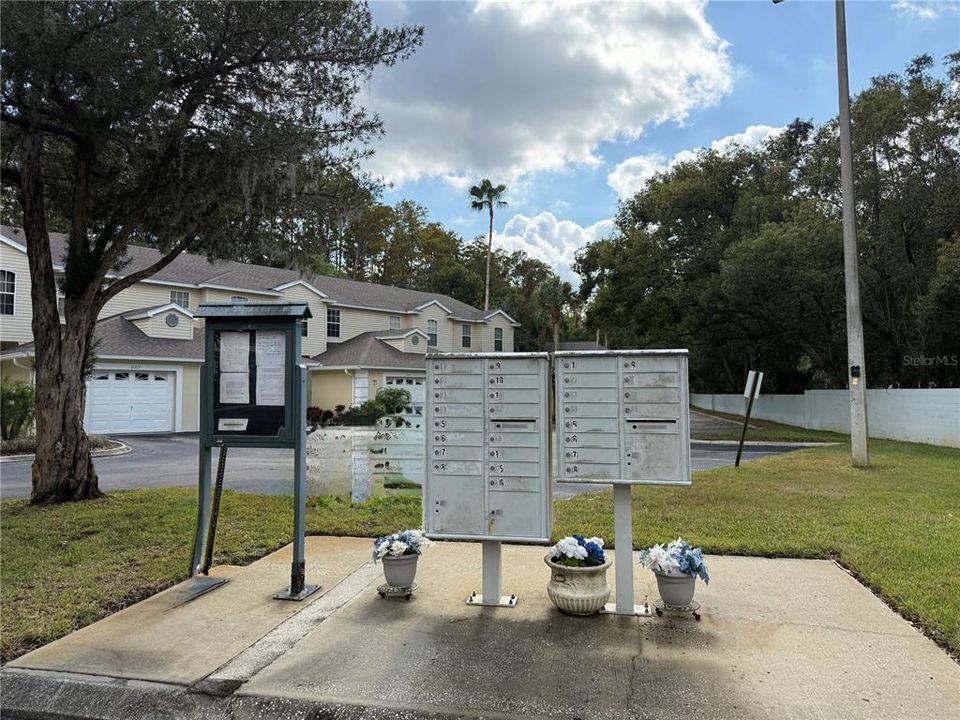 For Sale: $295,000 (2 beds, 2 baths, 1460 Square Feet)