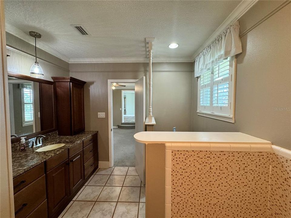 En Renta: $2,495 (3 camas, 2 baños, 2122 Pies cuadrados)