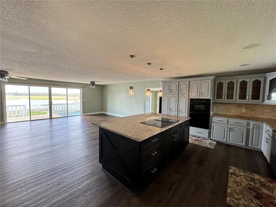 En Renta: $2,495 (3 camas, 2 baños, 2122 Pies cuadrados)