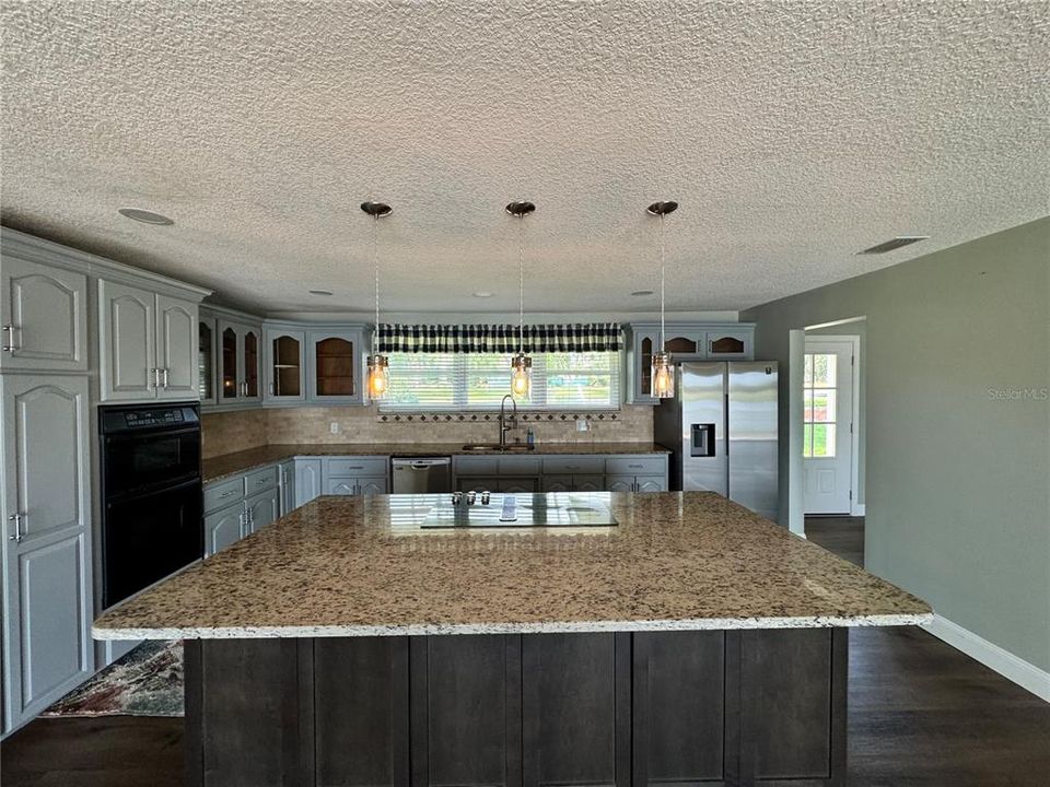 En Renta: $2,495 (3 camas, 2 baños, 2122 Pies cuadrados)