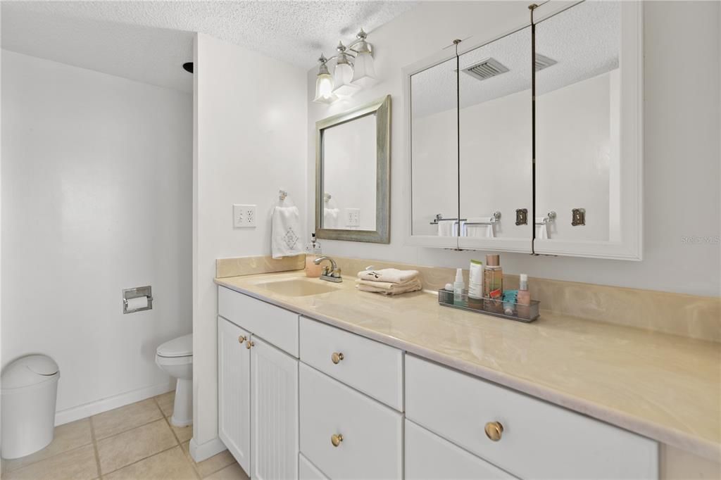 For Sale: $399,900 (3 beds, 2 baths, 1780 Square Feet)