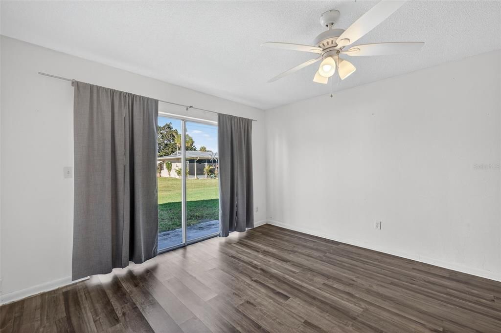 For Sale: $99,000 (2 beds, 1 baths, 900 Square Feet)