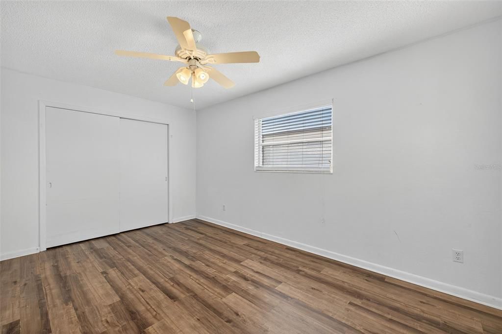 For Sale: $99,000 (2 beds, 1 baths, 900 Square Feet)