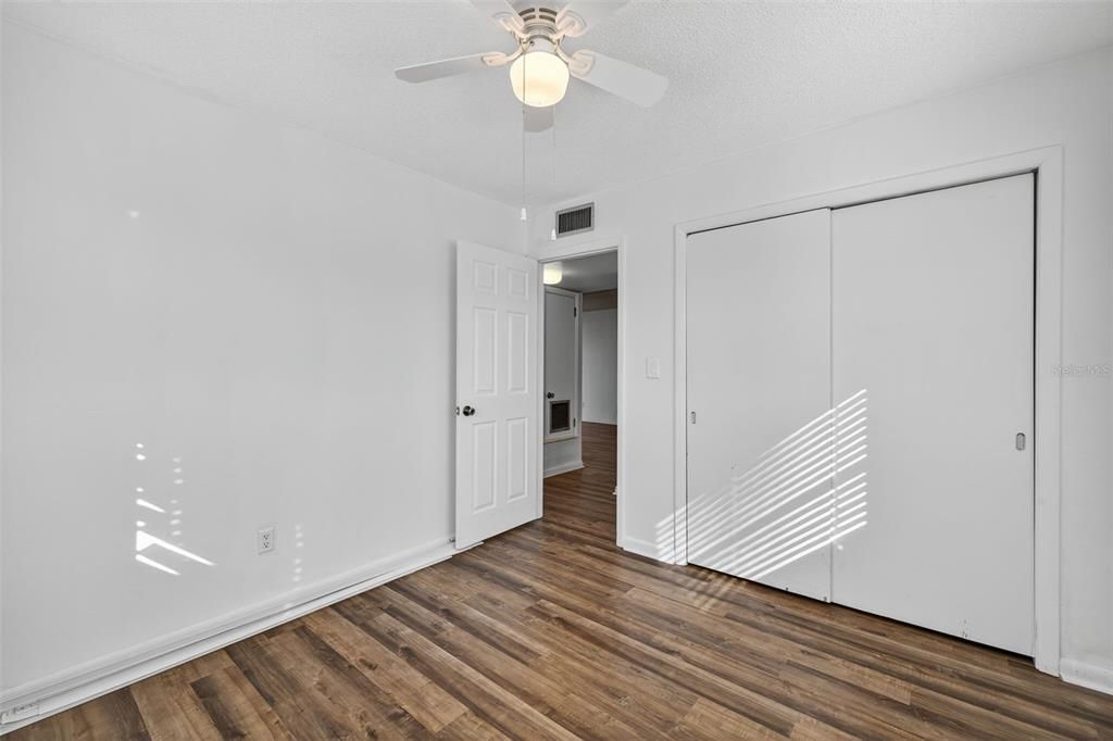 For Sale: $99,000 (2 beds, 1 baths, 900 Square Feet)