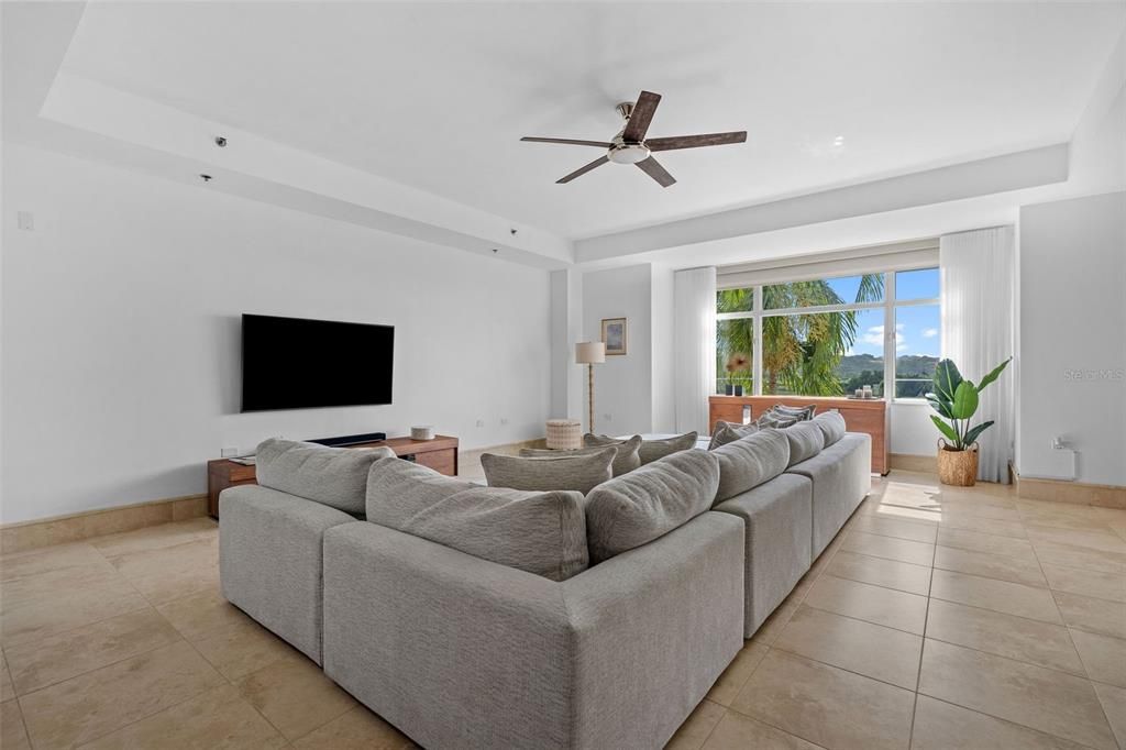 待售: $3,199,000 (3 贝兹, 3 浴室, 2323 平方英尺)