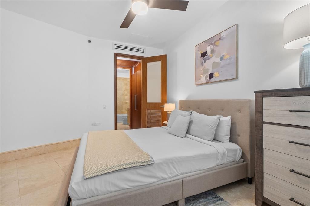 待售: $3,199,000 (3 贝兹, 3 浴室, 2323 平方英尺)