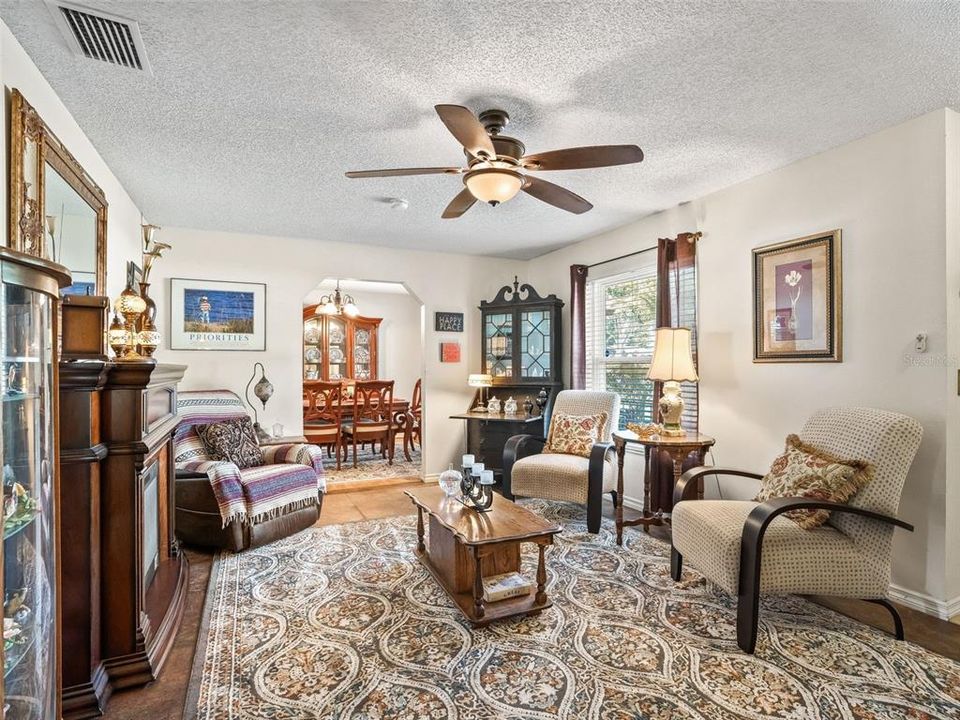 For Sale: $330,000 (3 beds, 2 baths, 1908 Square Feet)