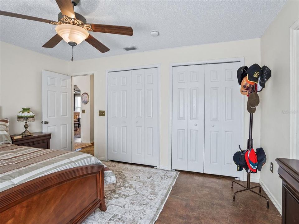 For Sale: $330,000 (3 beds, 2 baths, 1908 Square Feet)