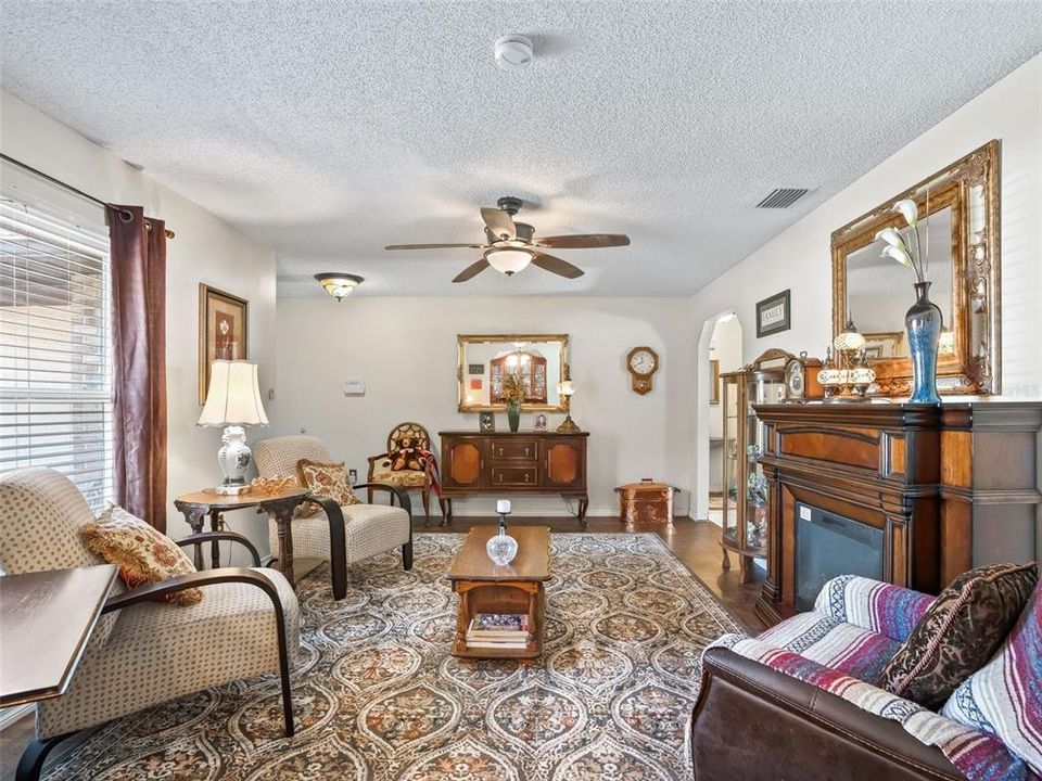 For Sale: $330,000 (3 beds, 2 baths, 1908 Square Feet)