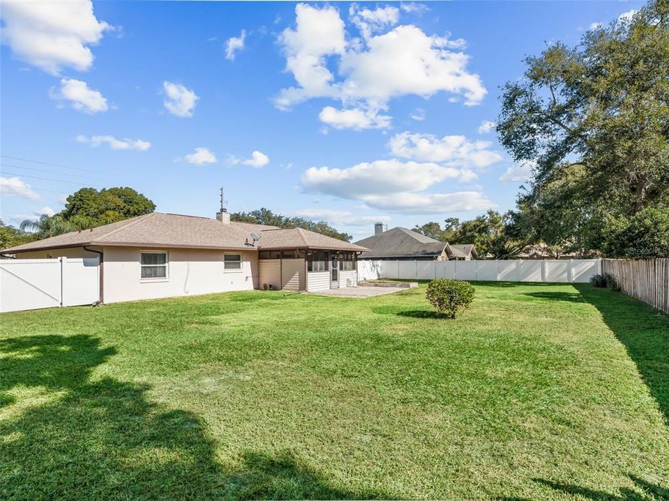 For Sale: $330,000 (3 beds, 2 baths, 1908 Square Feet)