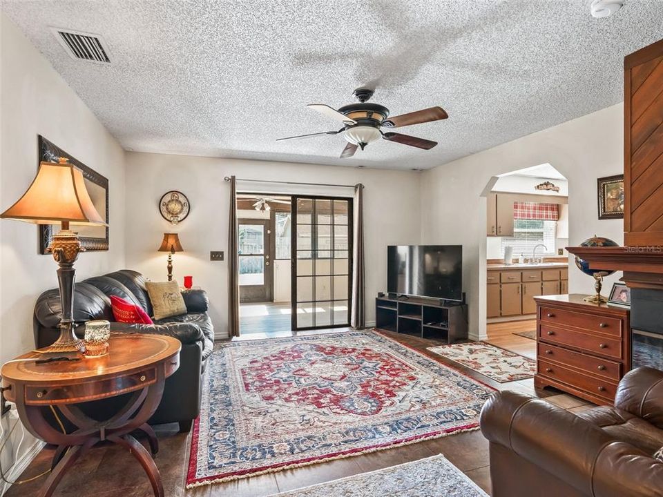 For Sale: $330,000 (3 beds, 2 baths, 1908 Square Feet)