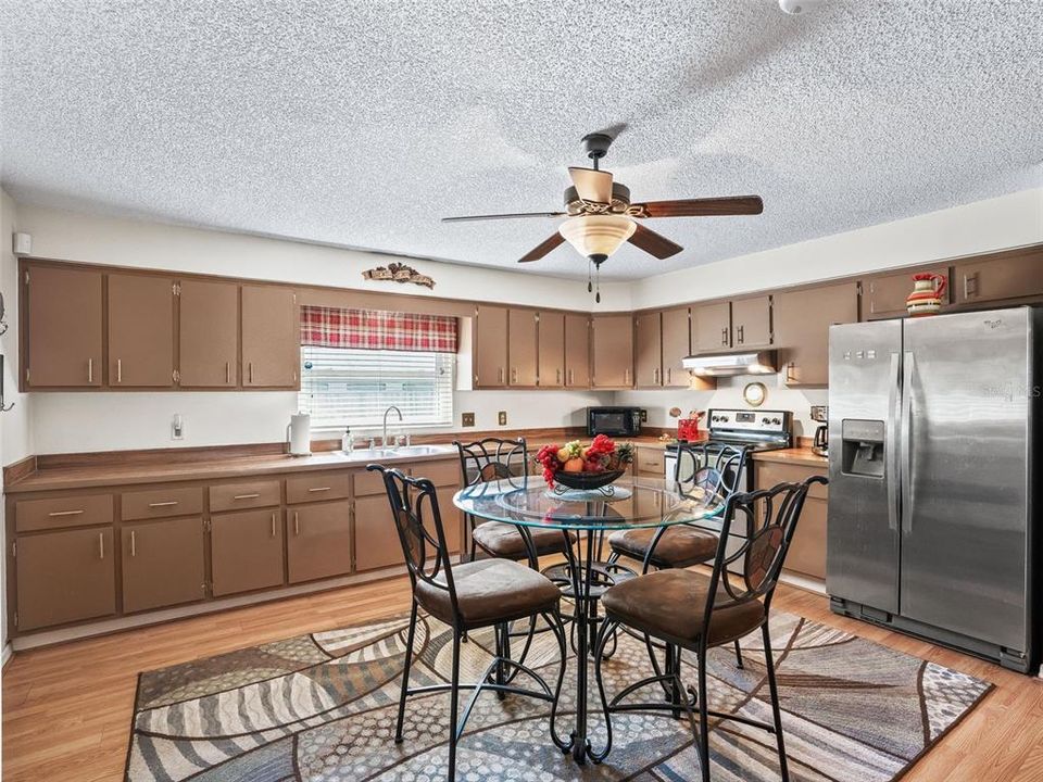 For Sale: $330,000 (3 beds, 2 baths, 1908 Square Feet)