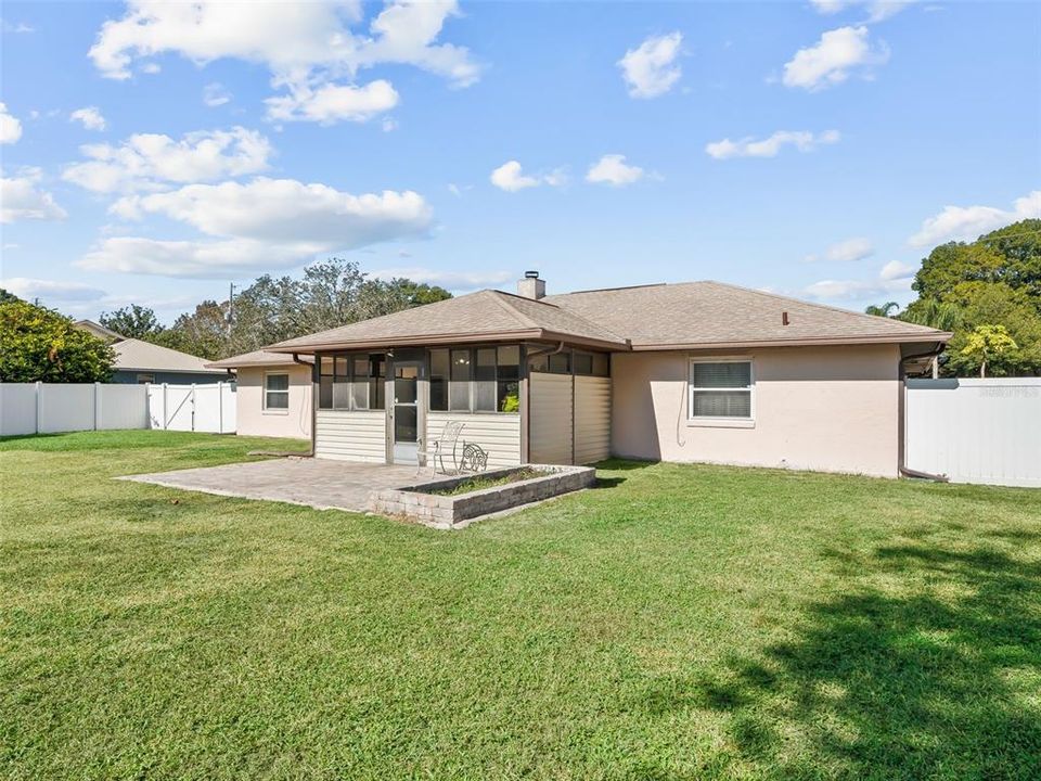 For Sale: $330,000 (3 beds, 2 baths, 1908 Square Feet)