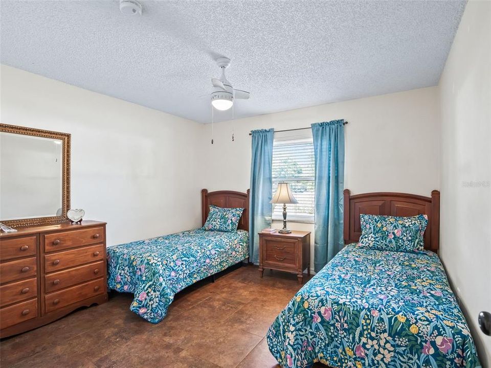 For Sale: $330,000 (3 beds, 2 baths, 1908 Square Feet)