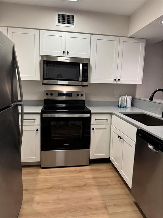 For Sale: $169,900 (2 beds, 2 baths, 1015 Square Feet)