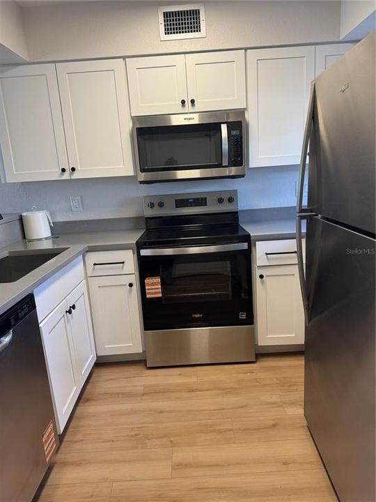 For Sale: $169,900 (2 beds, 2 baths, 1015 Square Feet)