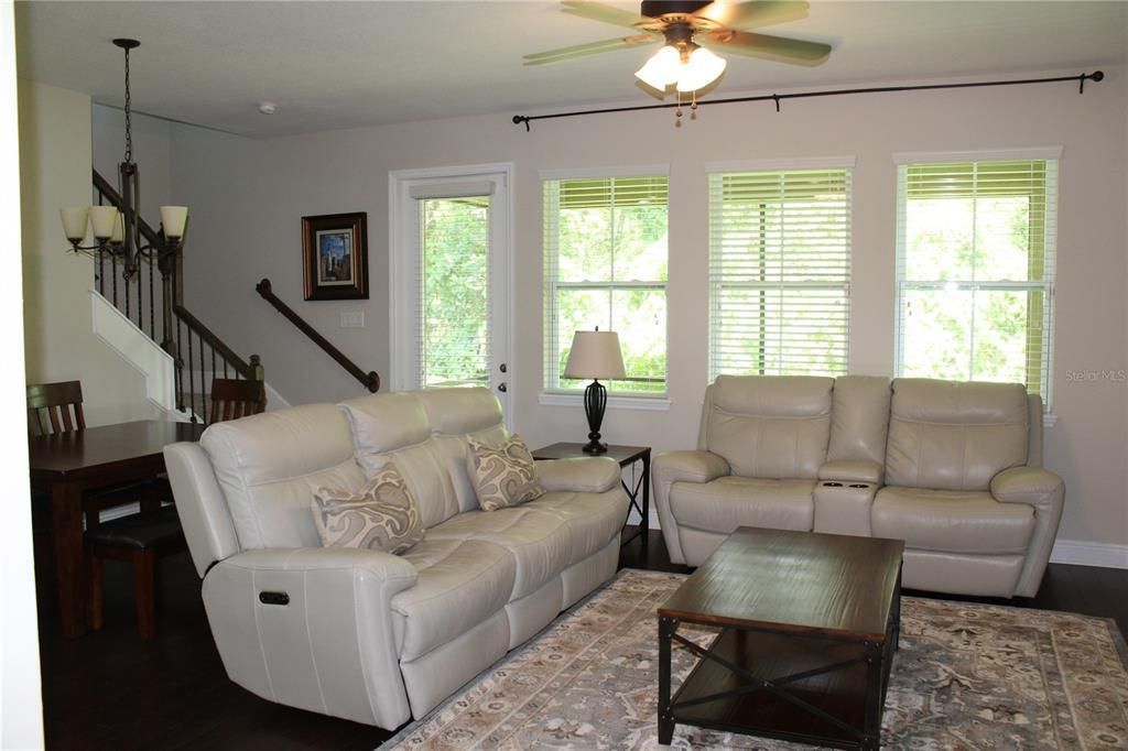 出租: $2,900 (3 贝兹, 2 浴室, 2172 平方英尺)