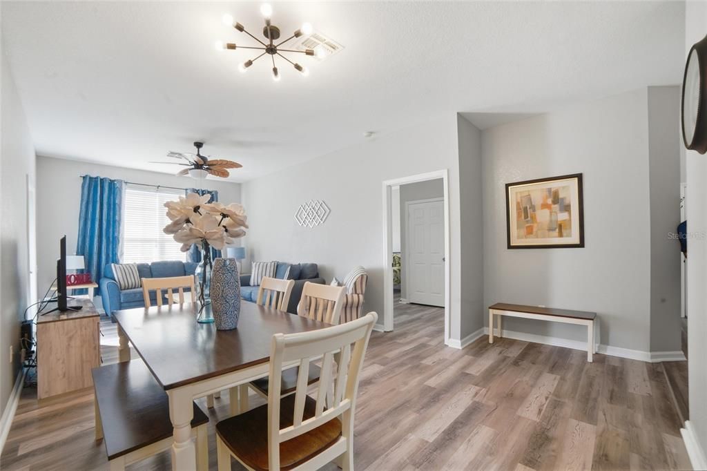 For Sale: $270,000 (3 beds, 2 baths, 1402 Square Feet)