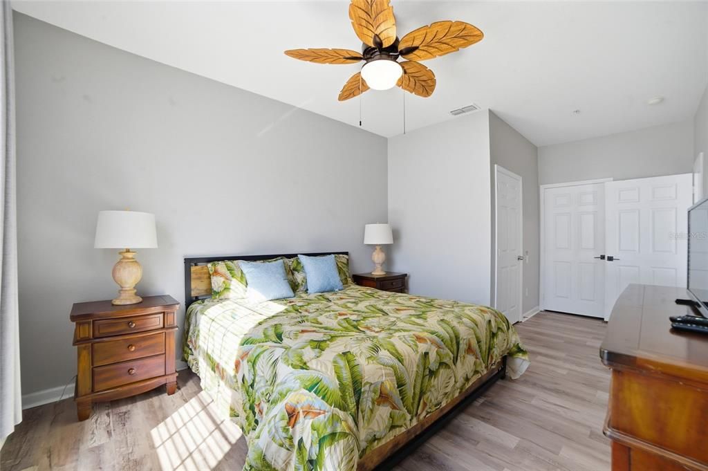 For Sale: $270,000 (3 beds, 2 baths, 1402 Square Feet)