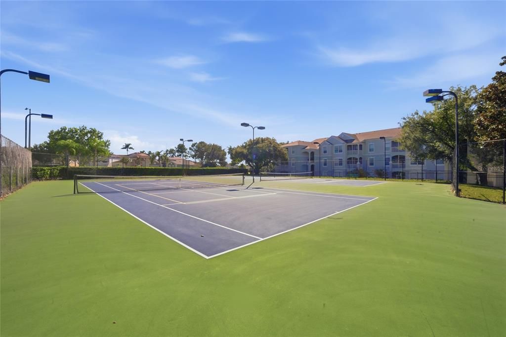 For Sale: $270,000 (3 beds, 2 baths, 1402 Square Feet)