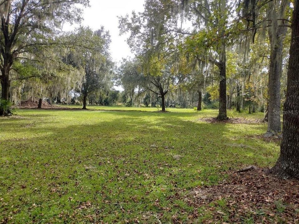 For Sale: $199,900 (2 beds, 2 baths, 904 Square Feet)