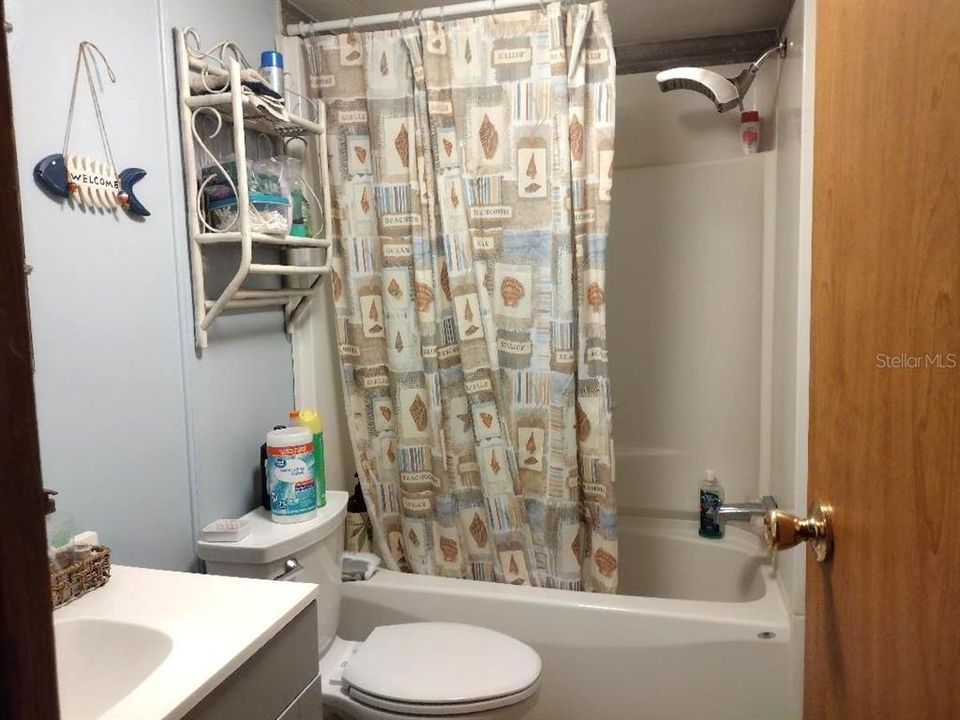 For Sale: $199,900 (2 beds, 2 baths, 904 Square Feet)