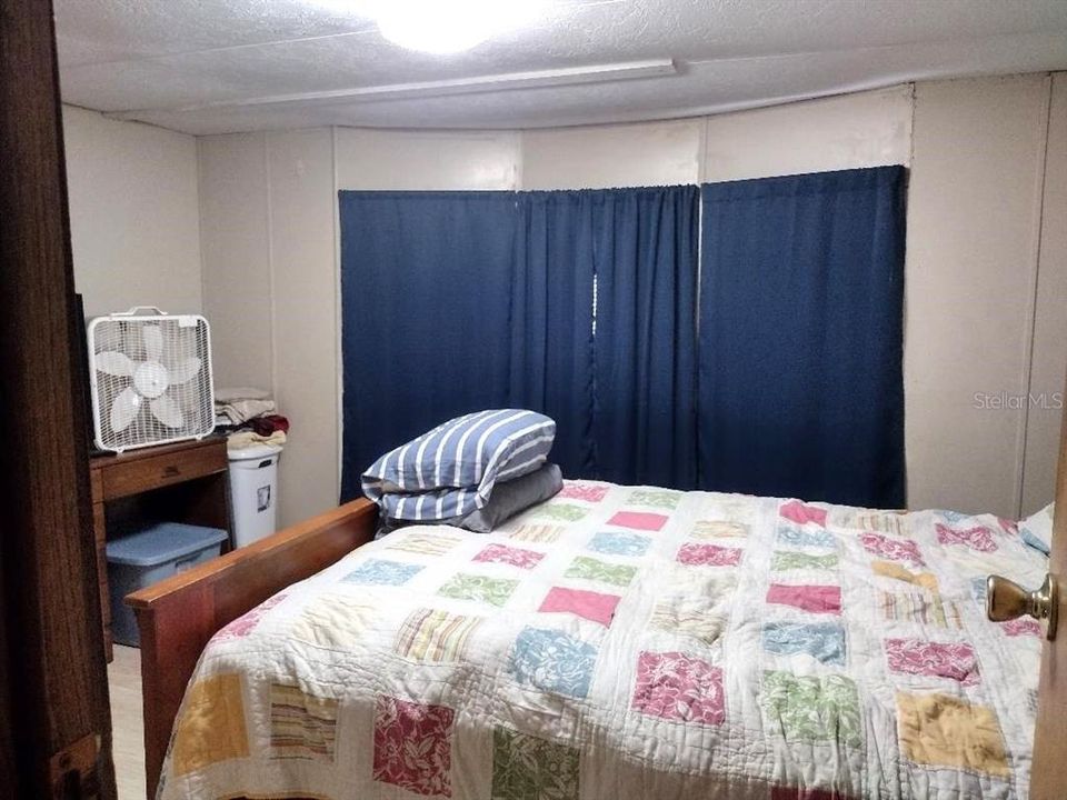 For Sale: $199,900 (2 beds, 2 baths, 904 Square Feet)