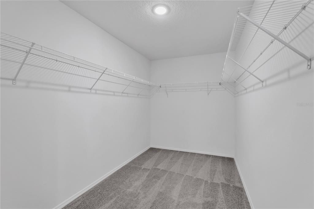 For Rent: $3,100 (5 beds, 3 baths, 2491 Square Feet)