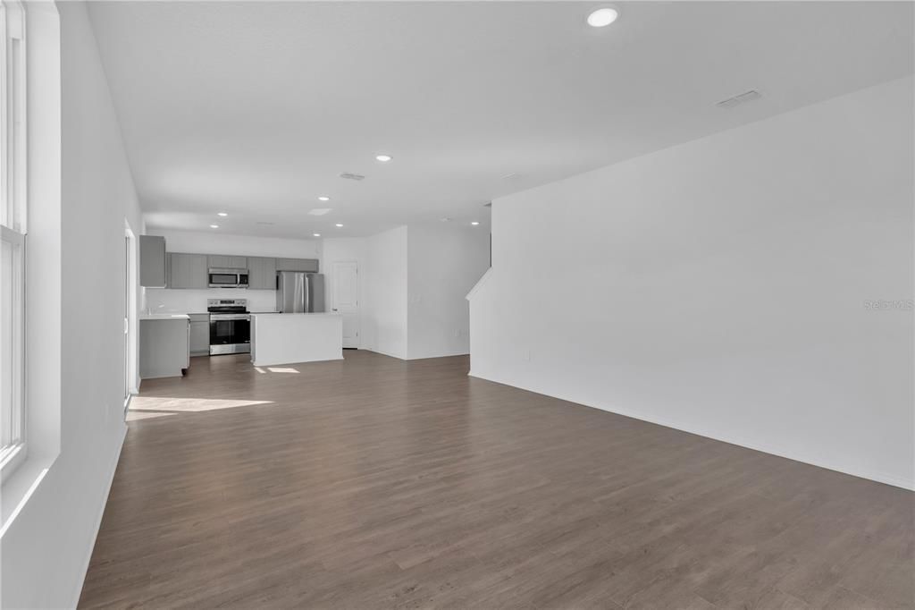 For Rent: $3,100 (5 beds, 3 baths, 2491 Square Feet)