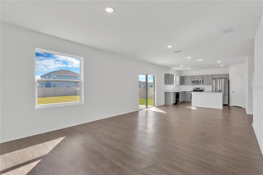 For Rent: $3,100 (5 beds, 3 baths, 2491 Square Feet)