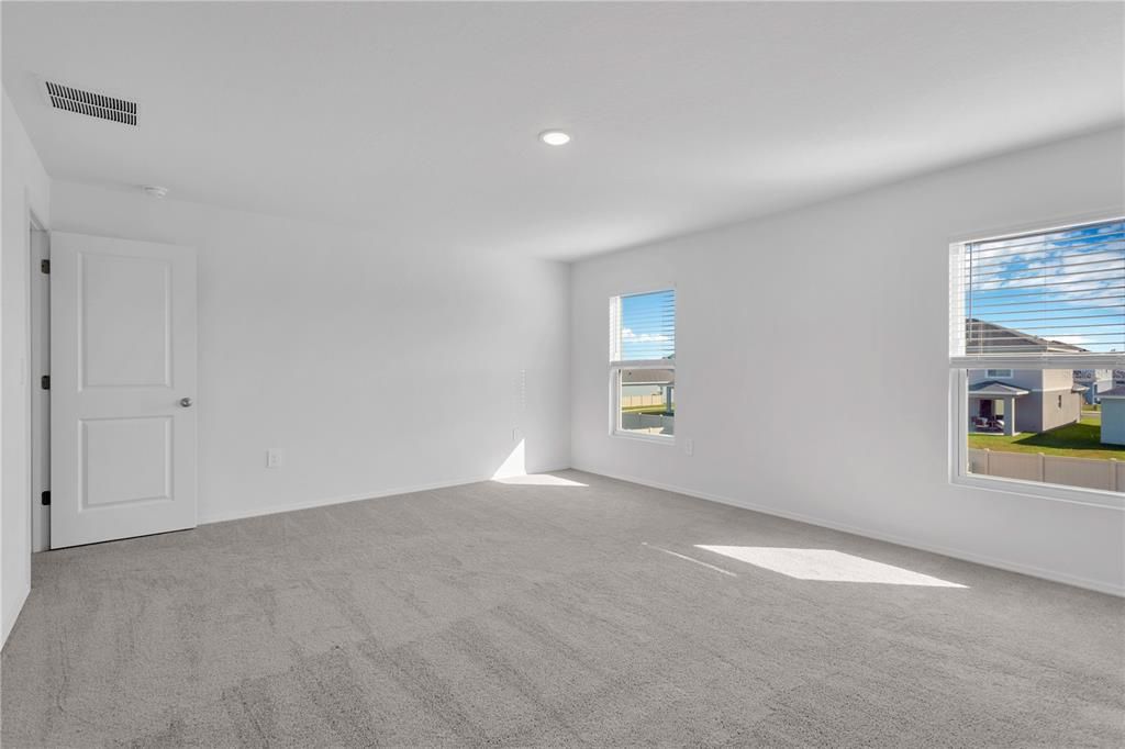 For Rent: $3,100 (5 beds, 3 baths, 2491 Square Feet)