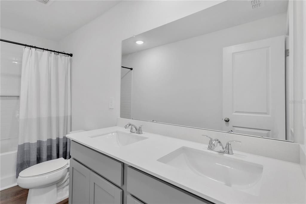 For Rent: $3,100 (5 beds, 3 baths, 2491 Square Feet)