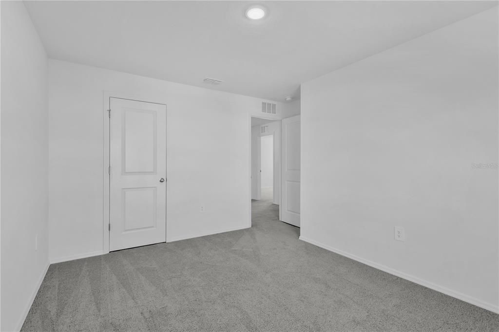 For Rent: $3,100 (5 beds, 3 baths, 2491 Square Feet)