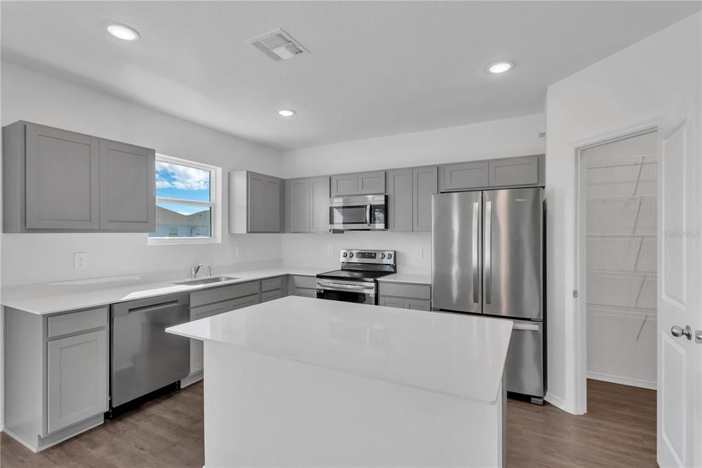 For Rent: $3,100 (5 beds, 3 baths, 2491 Square Feet)