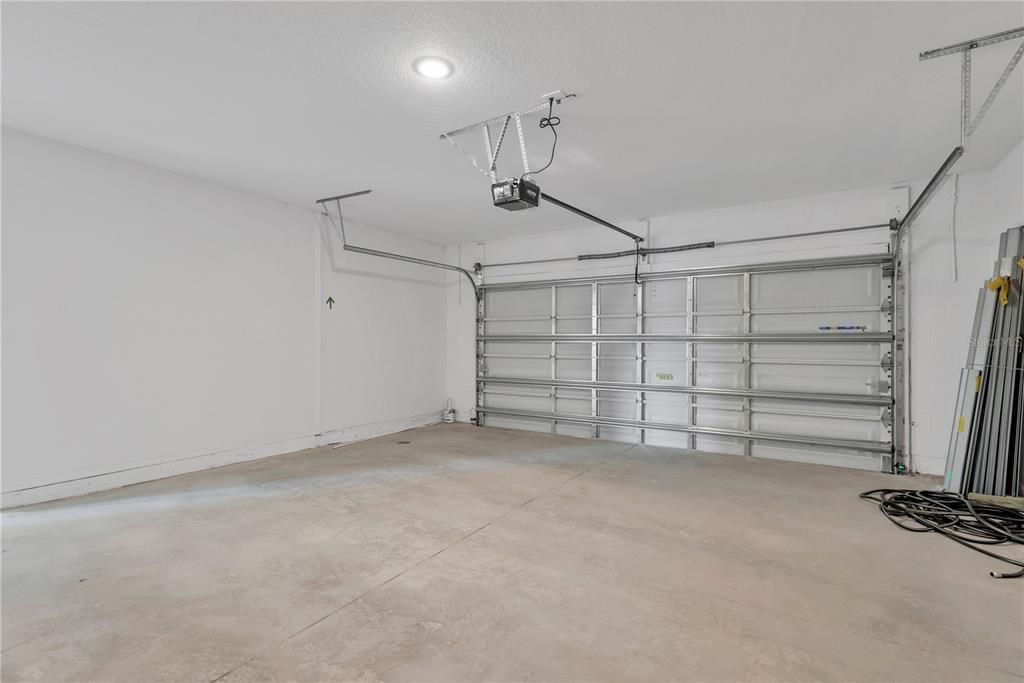 For Rent: $3,100 (5 beds, 3 baths, 2491 Square Feet)