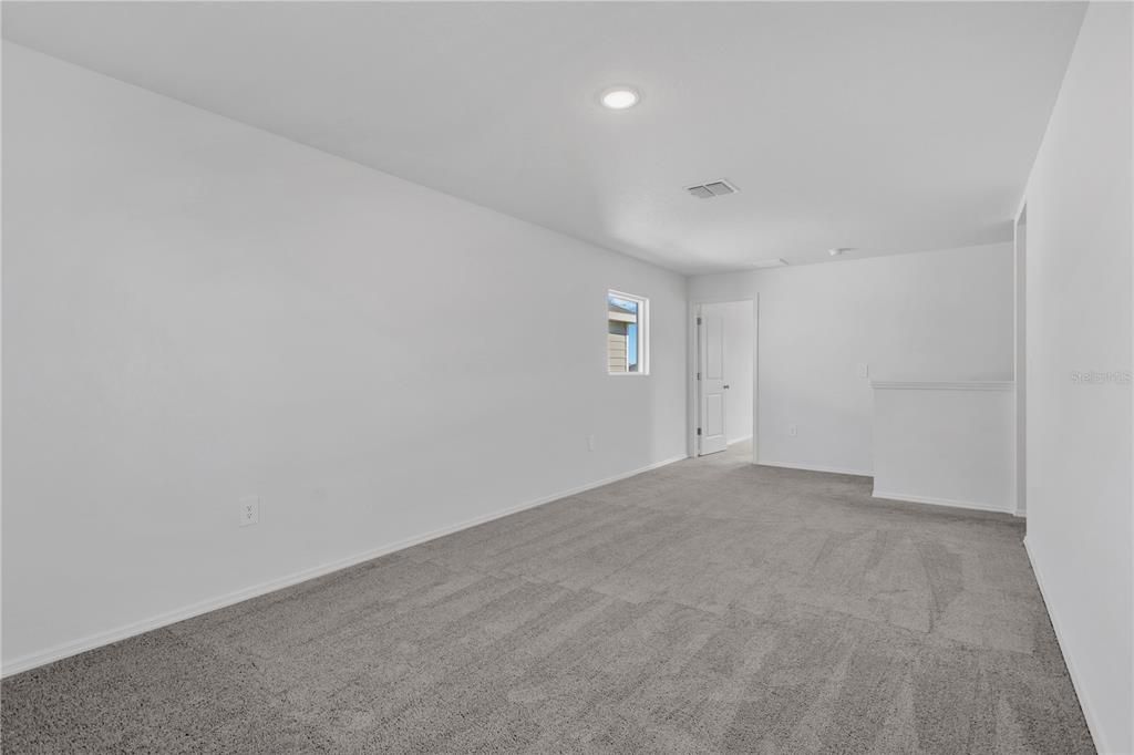 For Rent: $3,100 (5 beds, 3 baths, 2491 Square Feet)