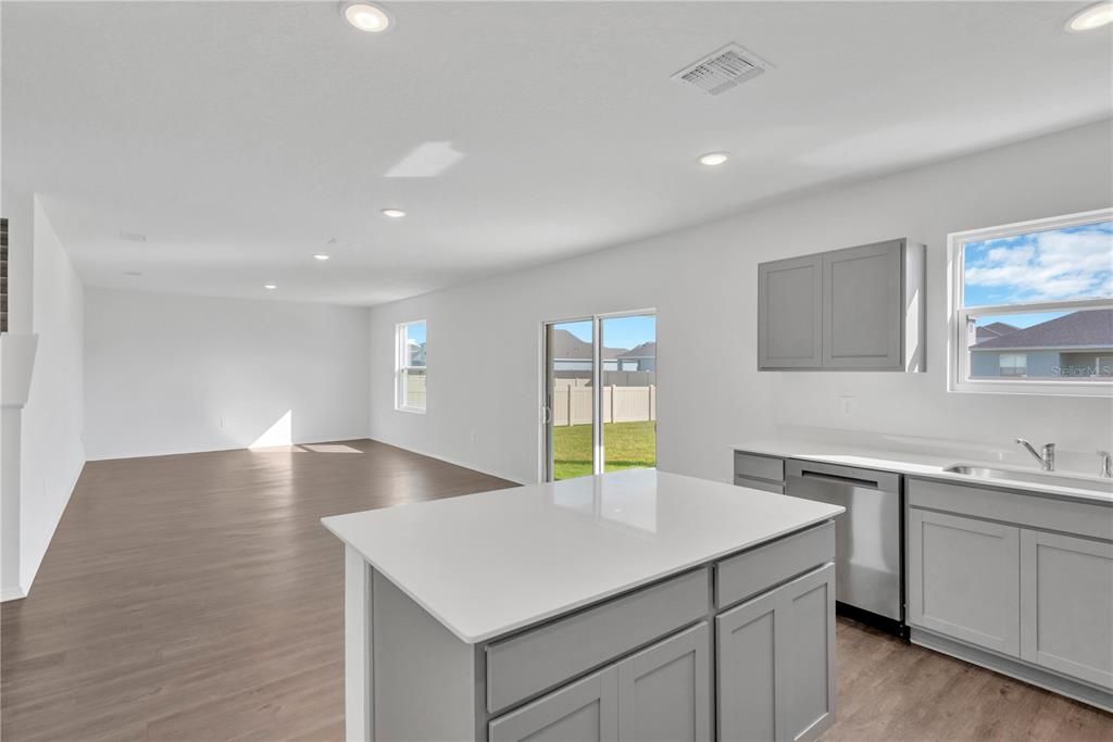 For Rent: $3,100 (5 beds, 3 baths, 2491 Square Feet)