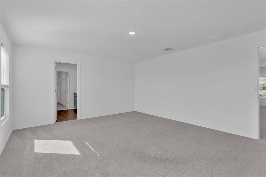 For Rent: $3,100 (5 beds, 3 baths, 2491 Square Feet)