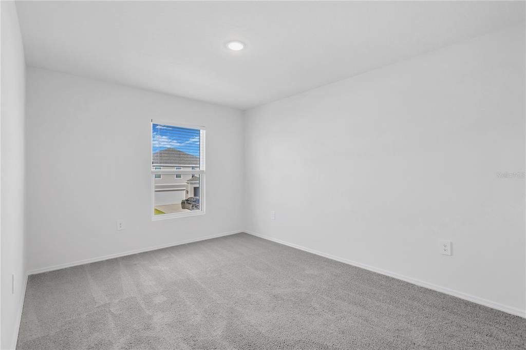 For Rent: $3,100 (5 beds, 3 baths, 2491 Square Feet)