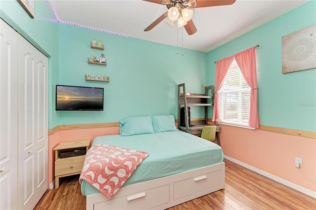 For Sale: $589,000 (3 beds, 2 baths, 1298 Square Feet)