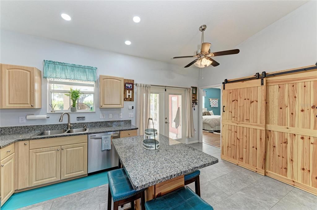 For Sale: $589,000 (3 beds, 2 baths, 1298 Square Feet)