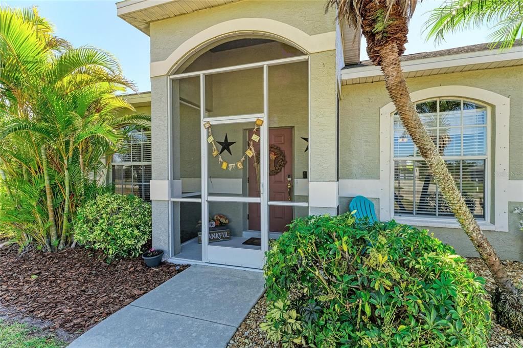 For Sale: $589,000 (3 beds, 2 baths, 1298 Square Feet)