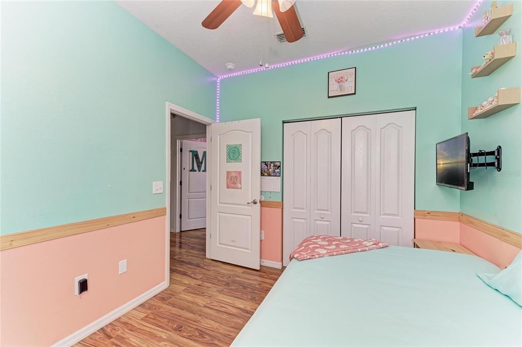 For Sale: $589,000 (3 beds, 2 baths, 1298 Square Feet)