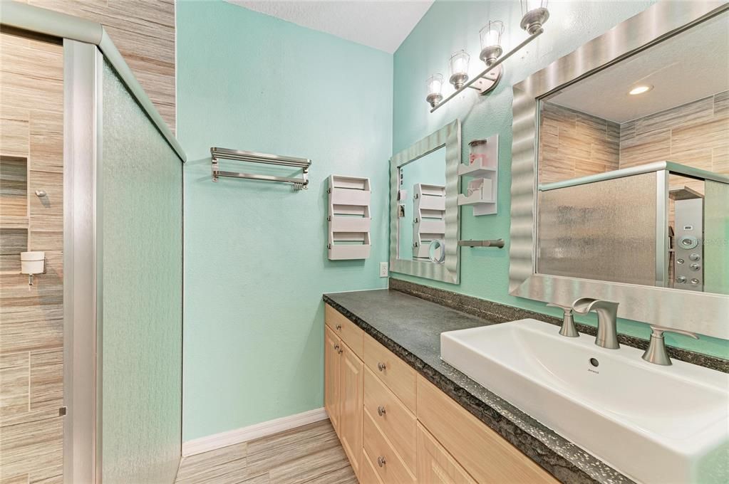 For Sale: $589,000 (3 beds, 2 baths, 1298 Square Feet)