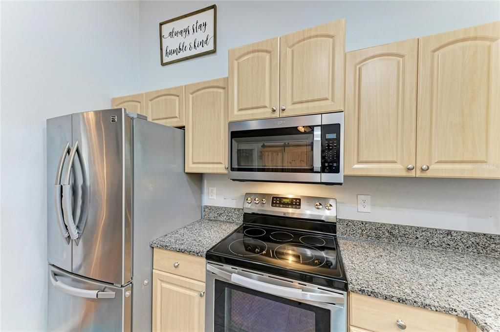 For Sale: $589,000 (3 beds, 2 baths, 1298 Square Feet)